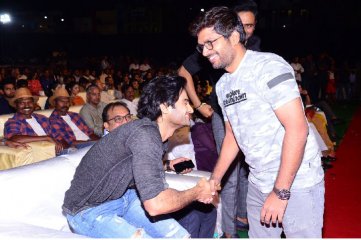 Maharshi Movie Pre Release Event